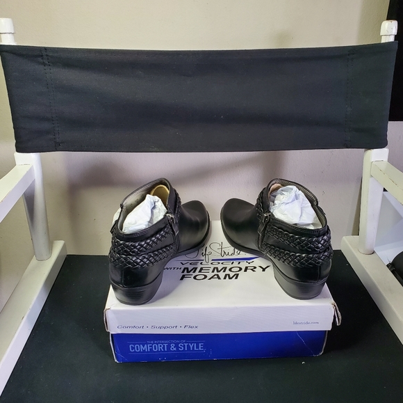 LIFE STRIDE Womens Adriana Ankle Bootie Size 6 - Picture 5 of 10